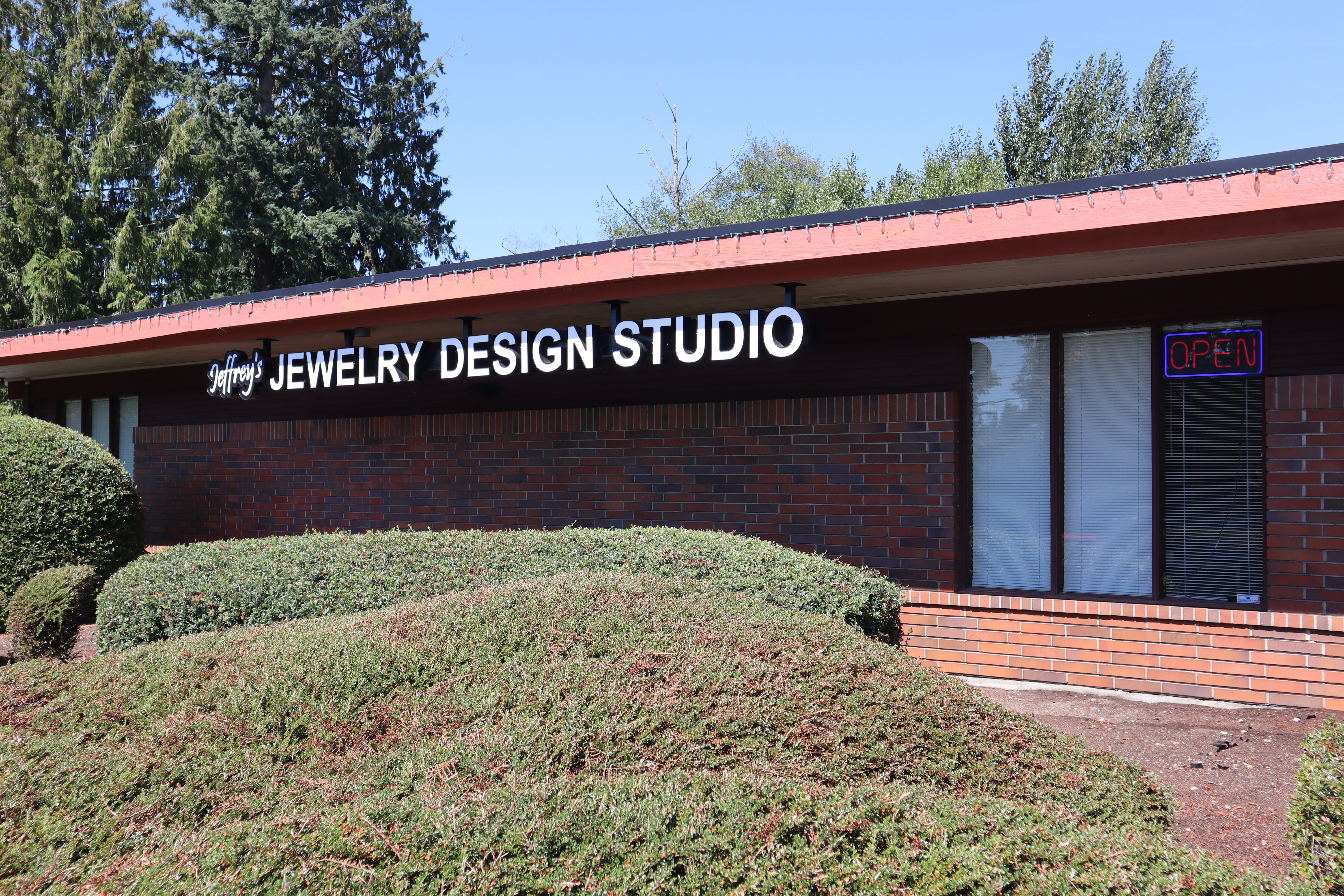 Where to Fix Broken Chains & Clasps in Federal Way: What We Can Repair in One Visit